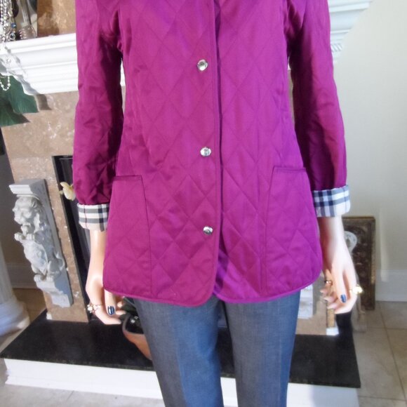 Burberry London Burgundy Quilted Barn Jacket – Size XS - Picture 5 of 16